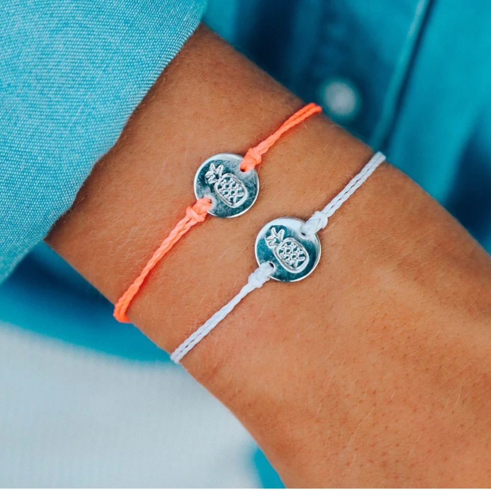 Pura Vida Pineapple/Aloha Charm Bracelet in White‎